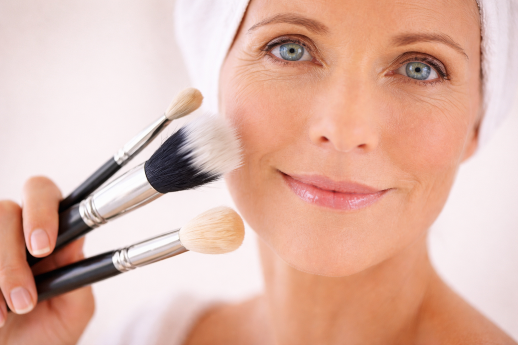 Bases que deixam a pele madura mais bonita e natural — glow realista para 40+