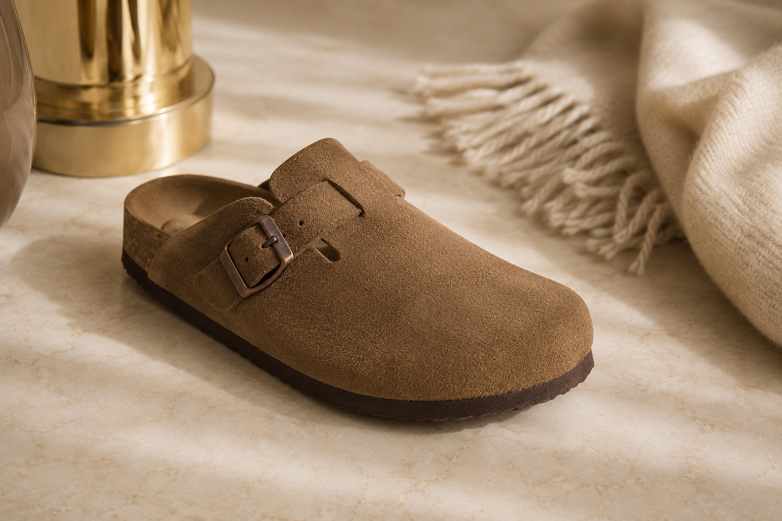 Clog de couro confortável para o inverno